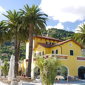 Hotel Eva Beach