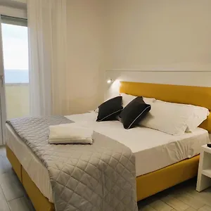 Gran San Bernardo - - Fronte Mare Con Cucina 3* Riccione